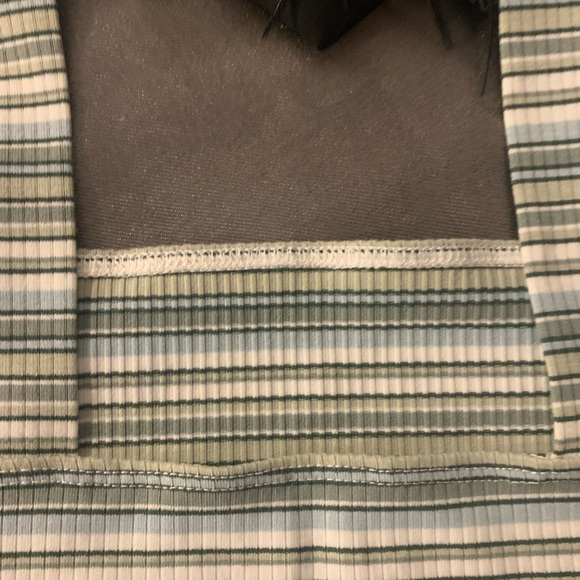 🏷️ 3 for $10
Stripped tank top - Picture 3 of 8